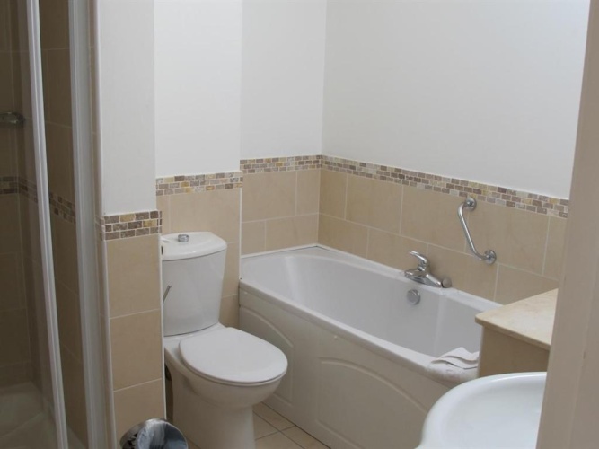 Standard Triple room
