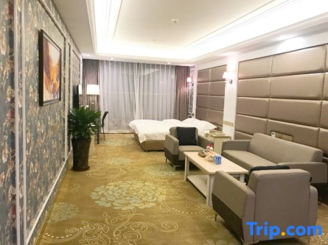 Deluxe Suite