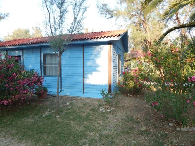 2 Bedrooms Bungalow