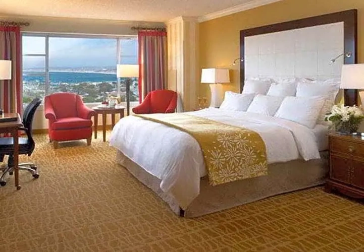 Standard Quadruple room with view