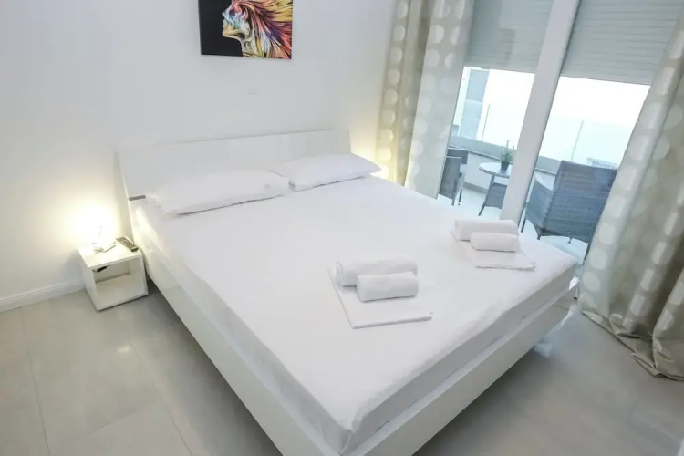 Tomana B Apartments
