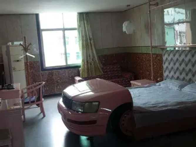 520 Theme Hotel