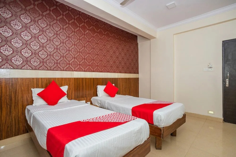OYO 3974 Hotel Bcp Royal Residency