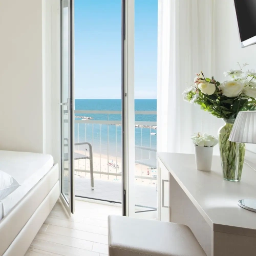 Suite with balcony and with sea view