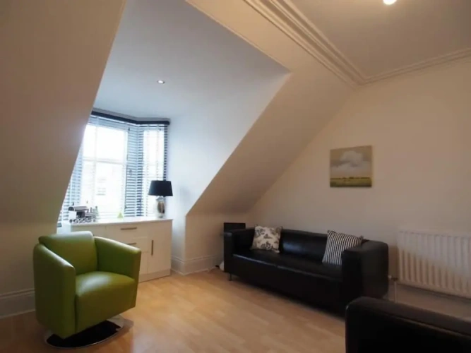2 Bedrooms Apartment