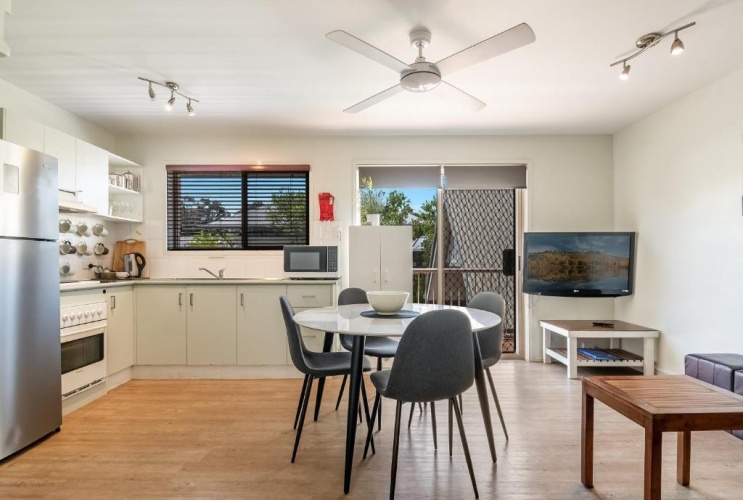 2 Bedrooms Apartment