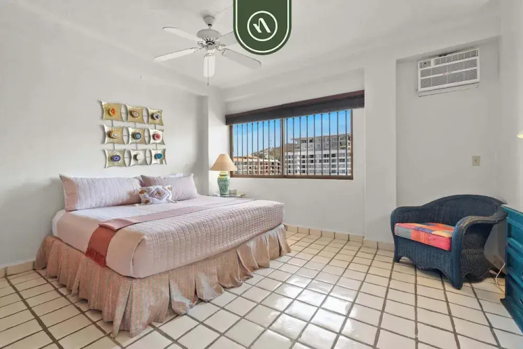 Beachfront Mexican Styled 3 BR Condo in Downtown