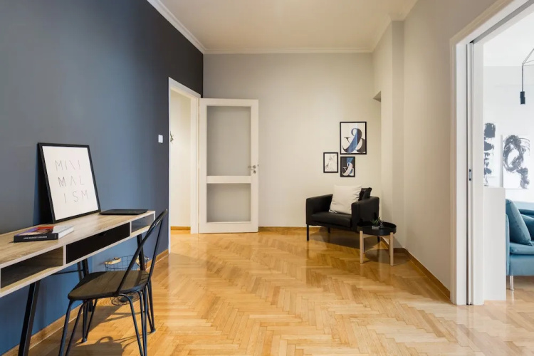 UPSTREET Acropolis Core Bright Modern Apt