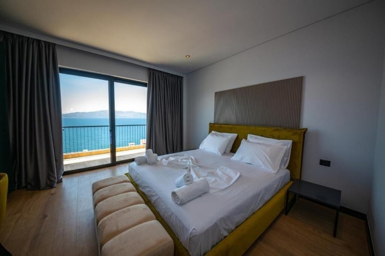 1 Bedroom Deluxe Apartment