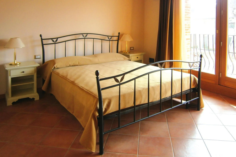 Apartment in Lazise With Communal Pool