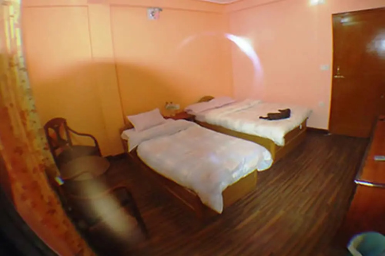 Hotel Peace Palace