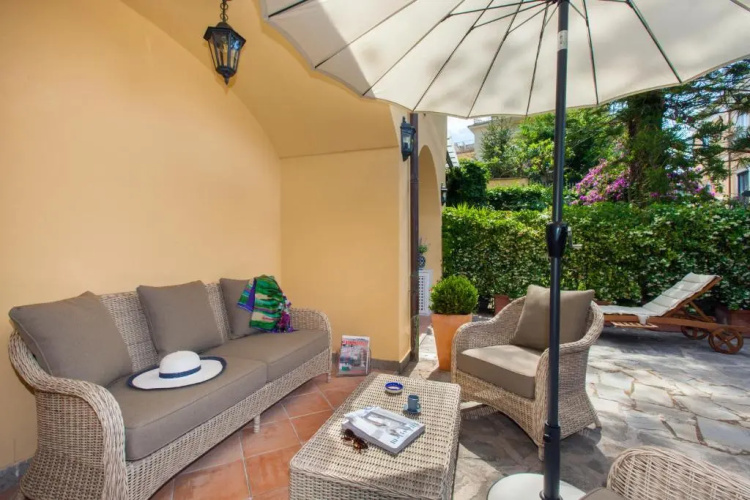 Estate4home - Villa Arbace