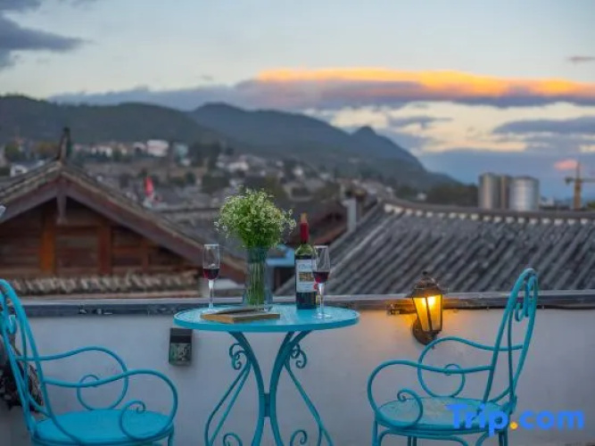 Lijiang see and not see inn