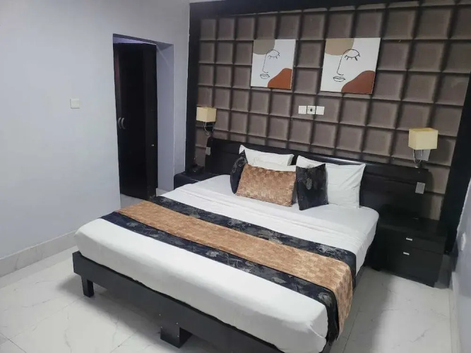 New Land Luxury Hotel
