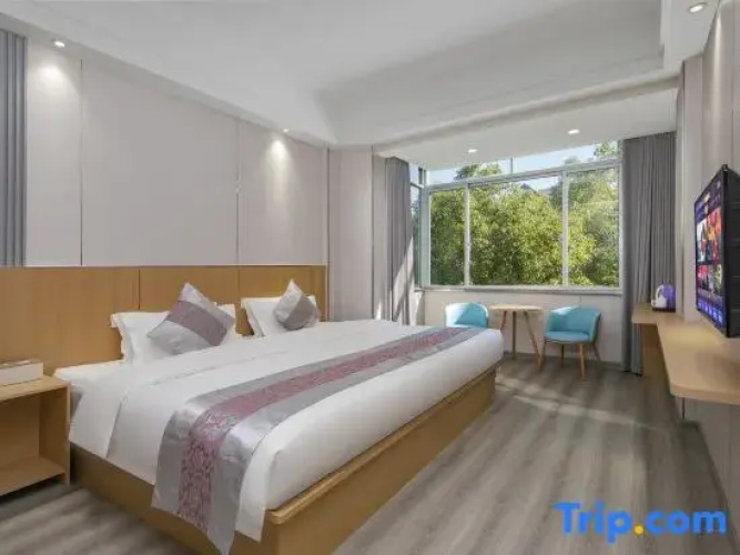 Yun Bo Light Luxury Hotel