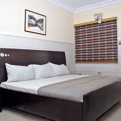 Owee Suites