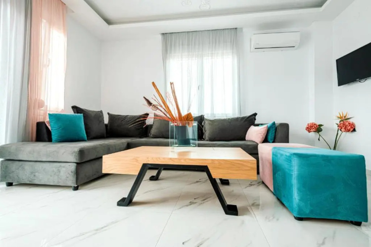 Design Suites Efharis (Brusco)