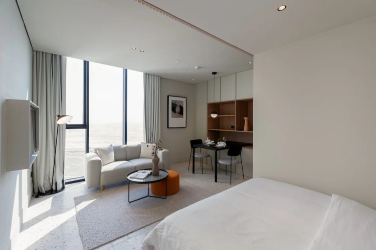 Business Bay Chic Studio w Pool Gym
