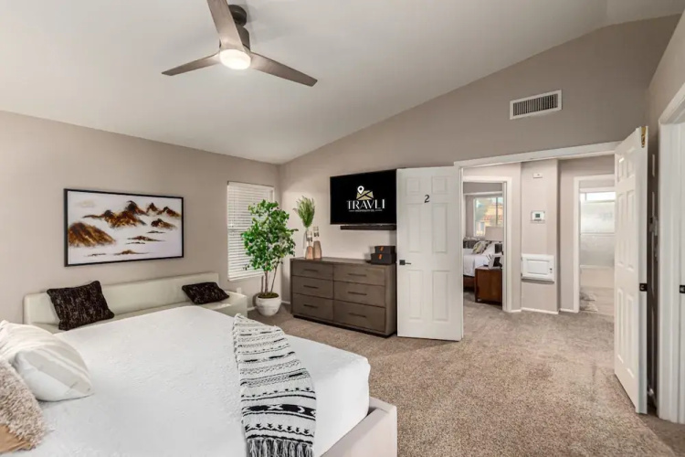 NEW Paradise Park Heated Pool Spa BBQ