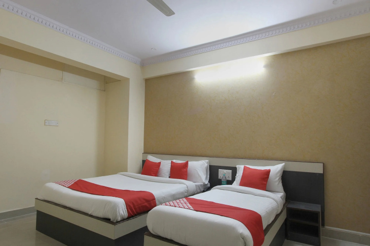 OYO 24259 Hotel Blue Inn