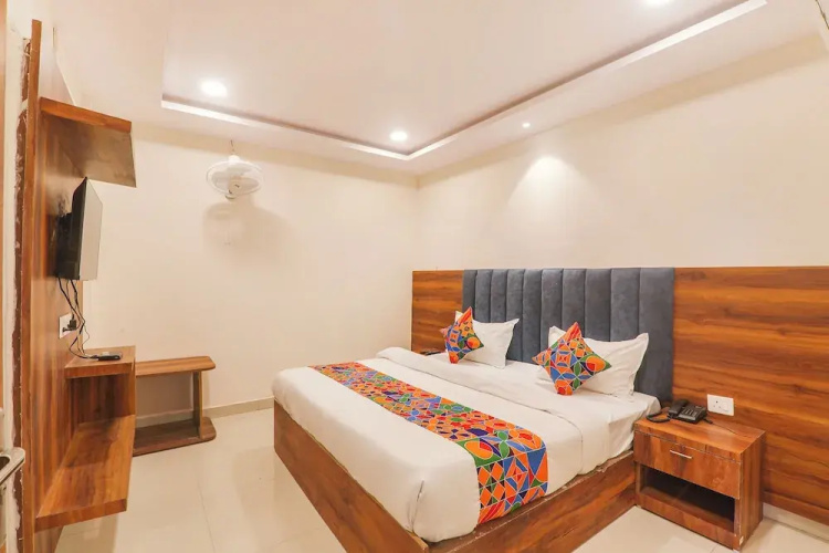 Fabhotel Rachna Palace And Banquets