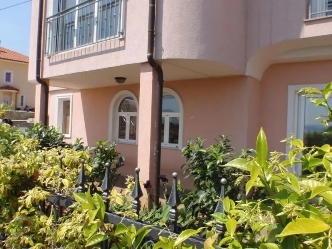 2 Bedrooms Apartment with balcony and with sea view