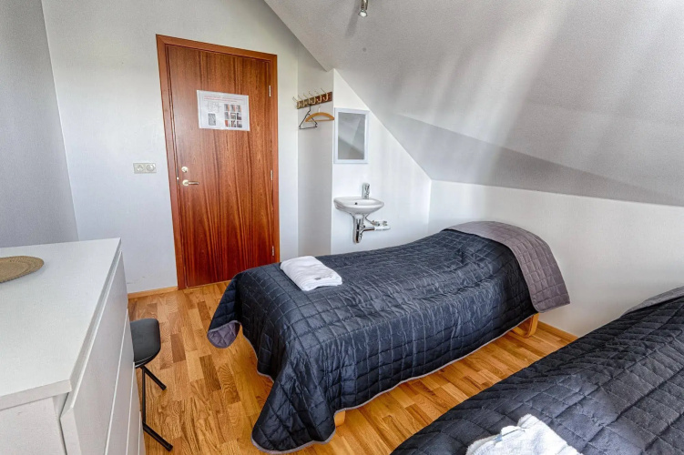 Hellisholar Guesthouse