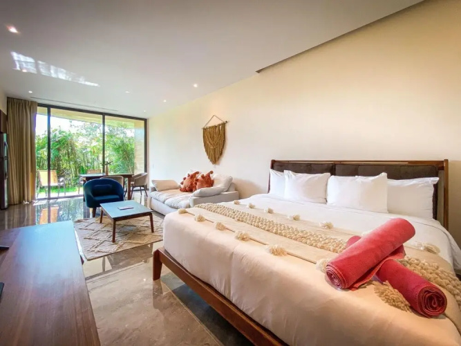 Pacific Corner Studio With Private Garden Light Bright