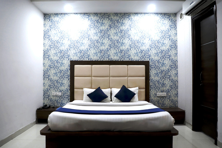Goroomgo Hollywood Heights Amritsar