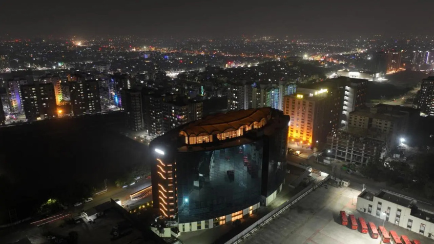 Regenta - The World Surat