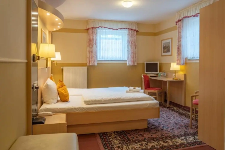 Standard Double Basement room