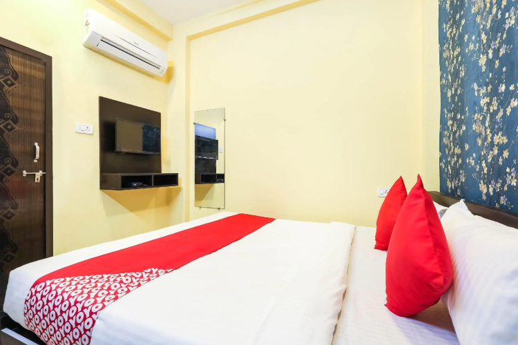 The Dreams by OYO Rooms