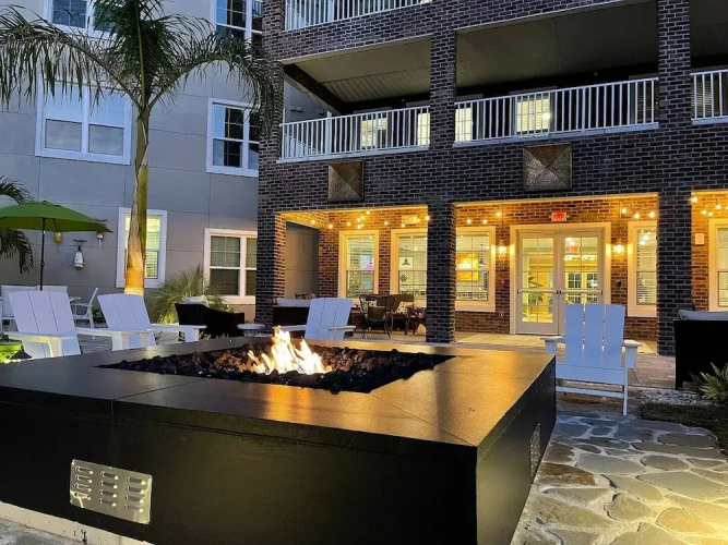Landing Apartments Near Edison Park Historic District - Fort Myers