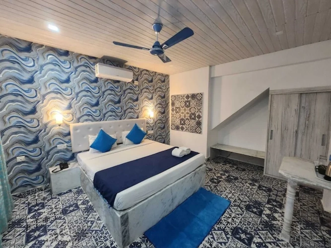 Studio with balcony