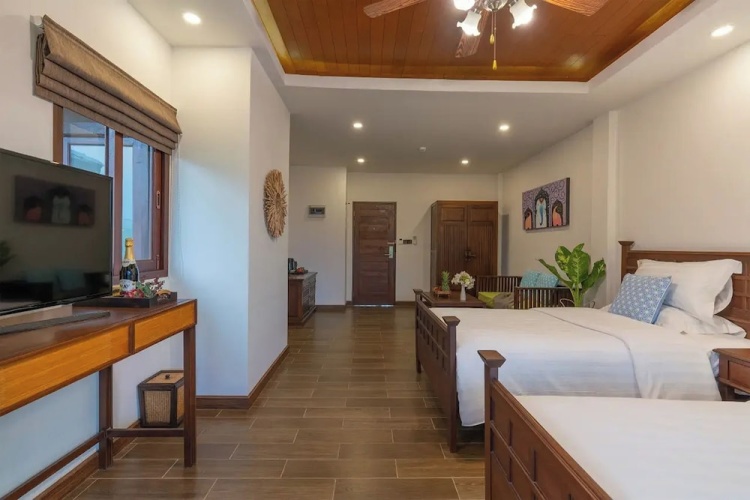 Standard Twin room with balcony