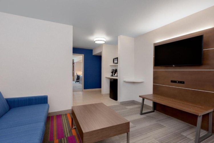 1 Bedroom Suite