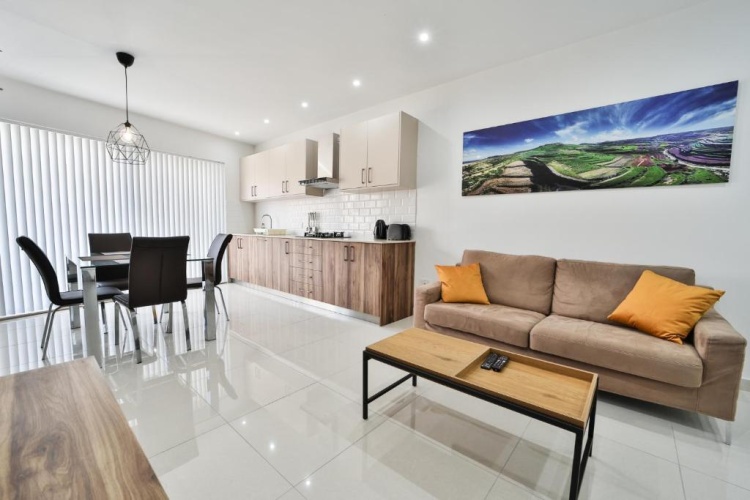 2 Bedrooms Apartment