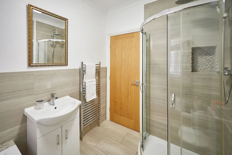 Host Stay Wardman Crescent