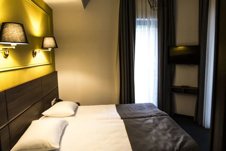 Standard Twin room with city view