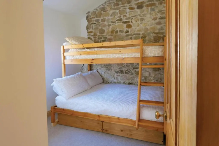 Pen Dragon - 2 Bedroom Cottage - Pen-clawdd