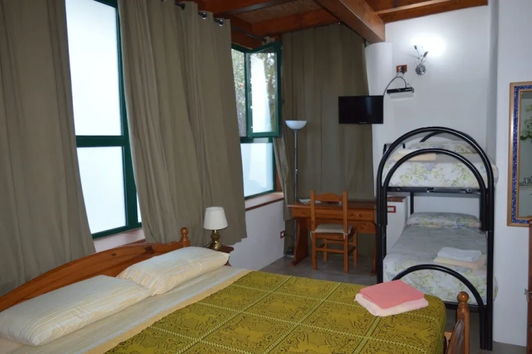 Standard Quadruple room