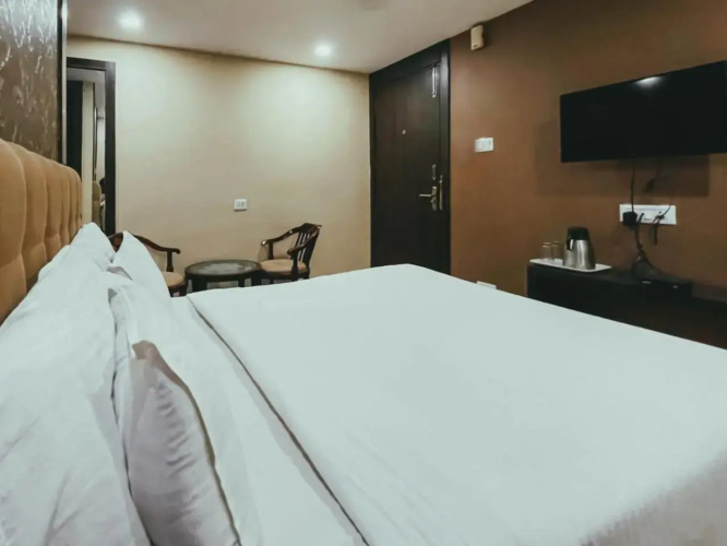 Hotel S L E Residency