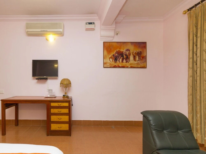 OYO 1906 Apartment near Langford Road