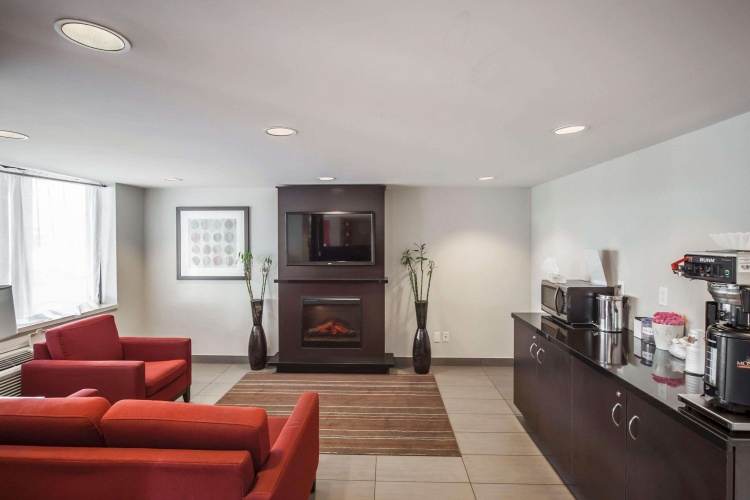 Comfort Inn West photo 21
