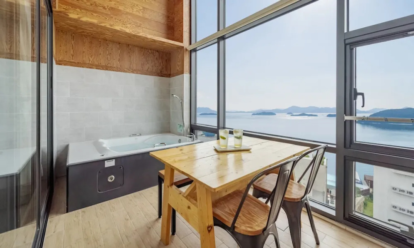 Yeosu Sunset Hostel and Pension
