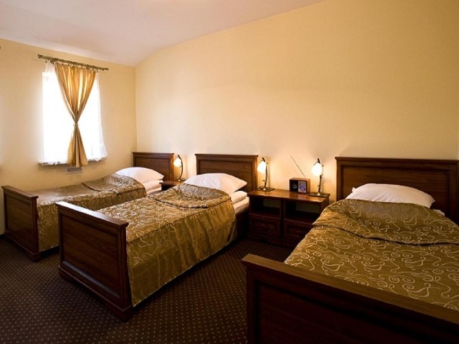Standard Triple room