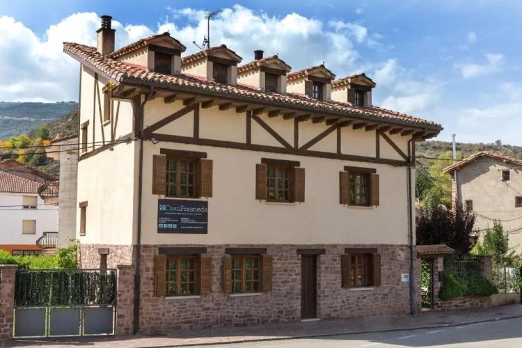 2 Bedrooms Cottage