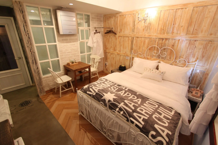 February Hotel Hwanggeum