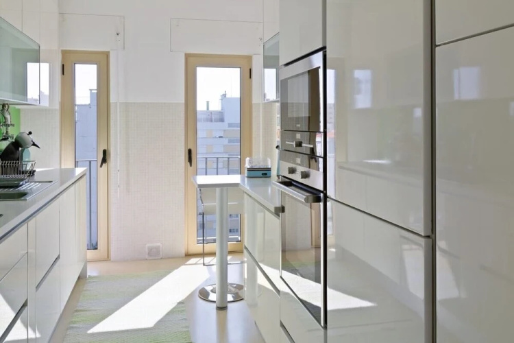 Stunning 2 Bed Apt, Sleeps 4 nr Entrecampos