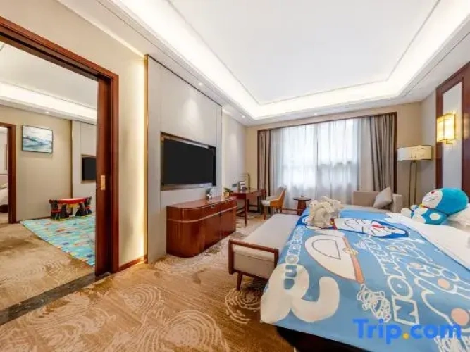 2 Bedrooms Deluxe Family Suite